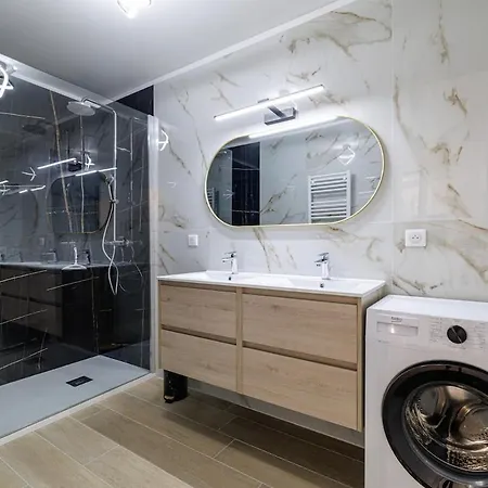Appartamento Spacious 2Bdr Renovated - Ac - Pool - Parking