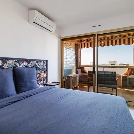 Spacious 2Bdr Renovated - Ac - Pool - Parking * Mentona