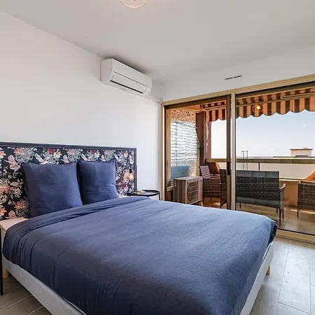 Spacious 2Bdr Renovated - Ac - Pool - Parking *